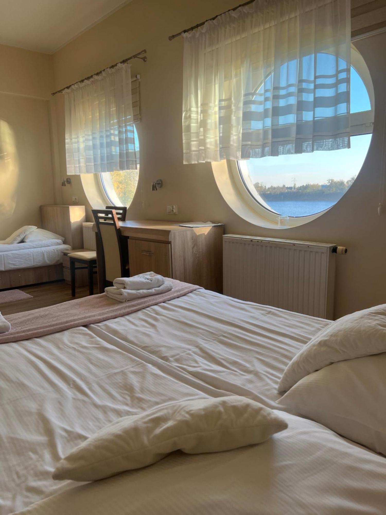 Hotel Mikorzyn Slesin  Luaran gambar